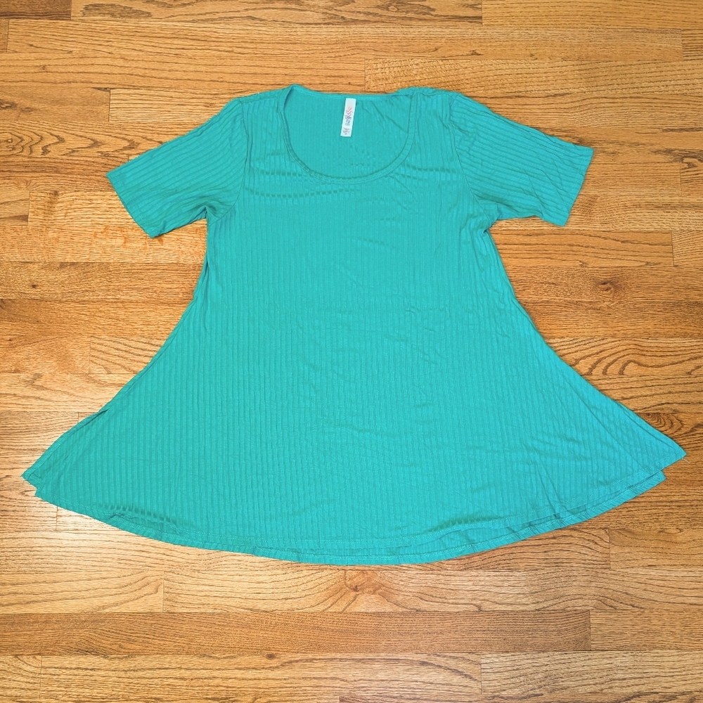 LuLaRoe Women's Perfect Tee Ribbed Teal Green Short Sleeve Top Size M